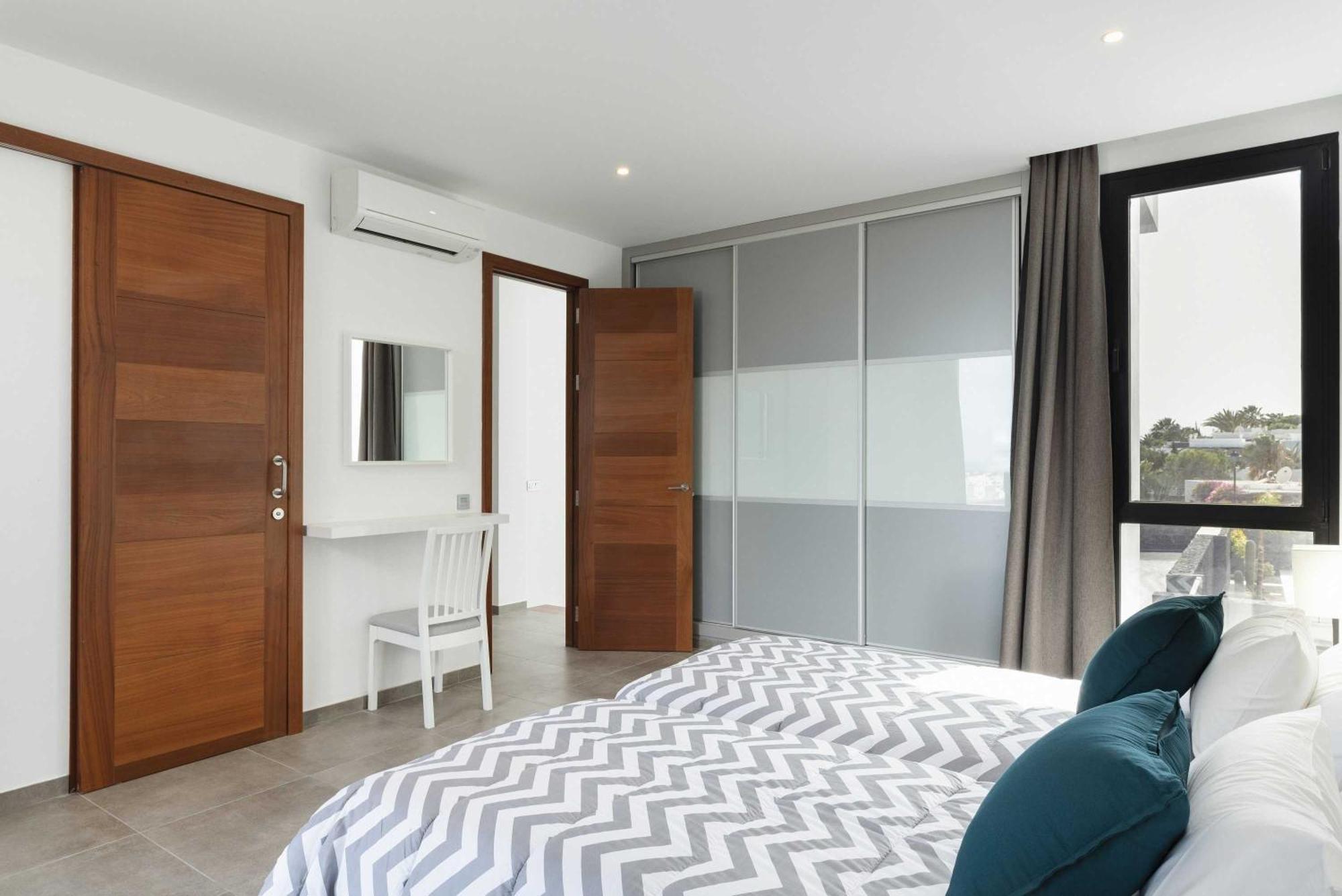 Modern Los Mojones Villa 3 Bedrooms All En-Suite Villa Berniente Great Sea Views Puerto Del Carmen